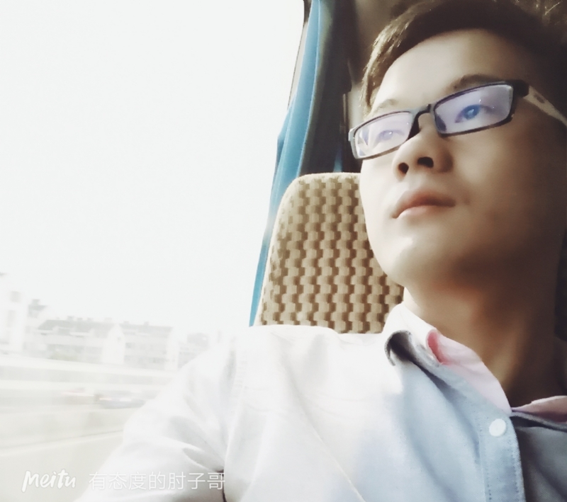 尹骏的第三张照片--贵港相亲服务中心