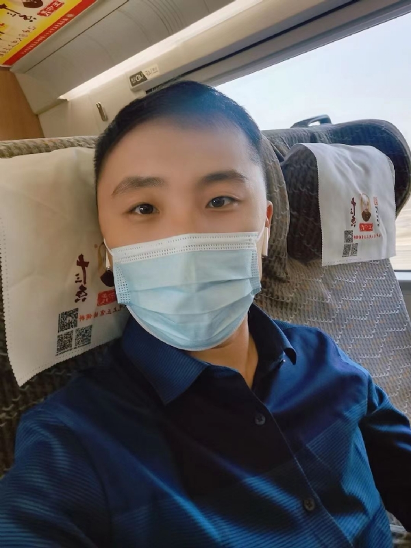 孤独的小屁猪的第二张照片--贵港相亲服务中心