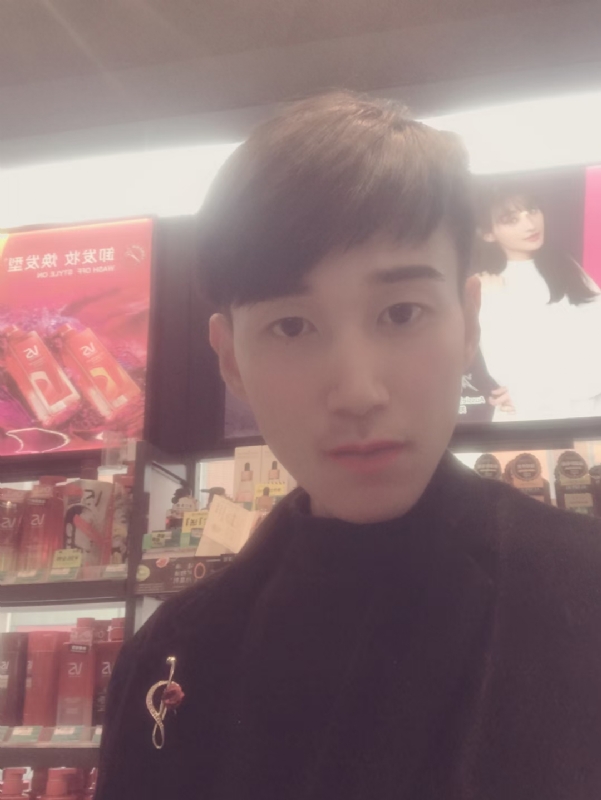 唯美的爱情故事的第一张照片--贵港相亲服务中心