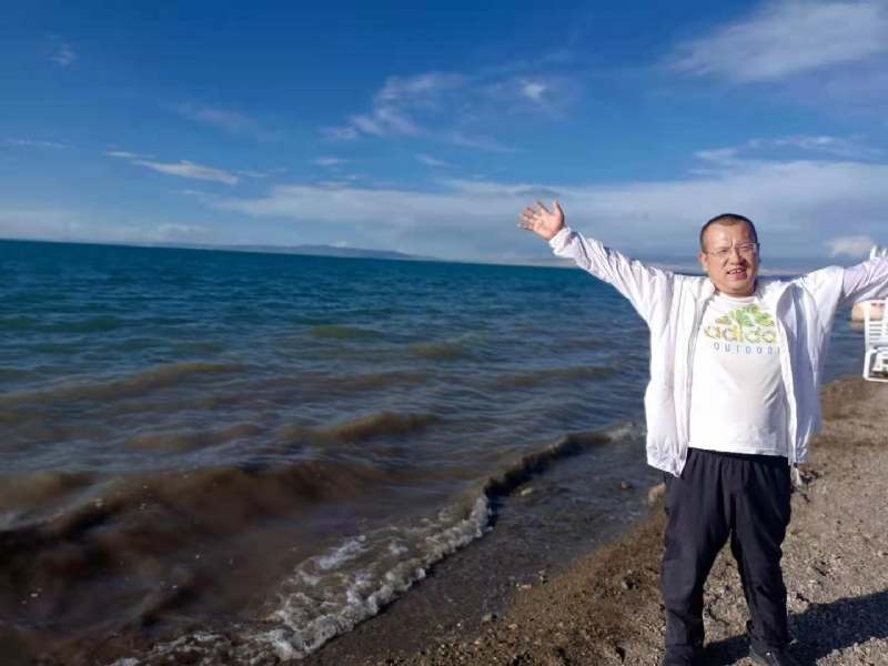 蜜蜂的第一张照片--贵港相亲服务中心