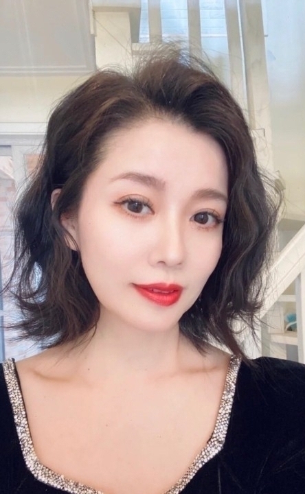 束負的第一张照片--贵港相亲服务中心