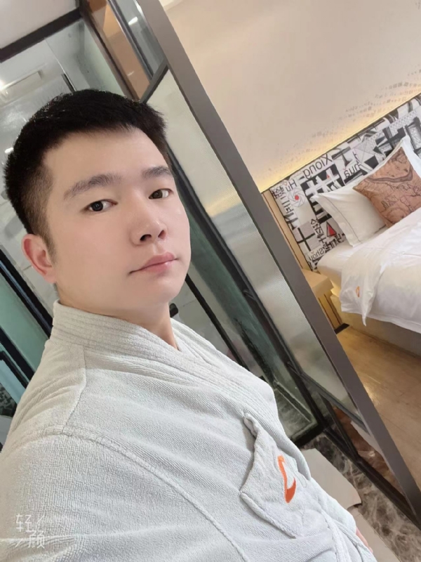 绿帽的第一张照片--贵港相亲服务中心