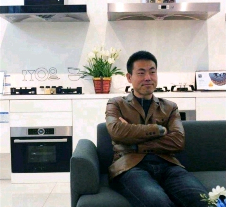 奋斗的执着的第一张照片--贵港相亲服务中心