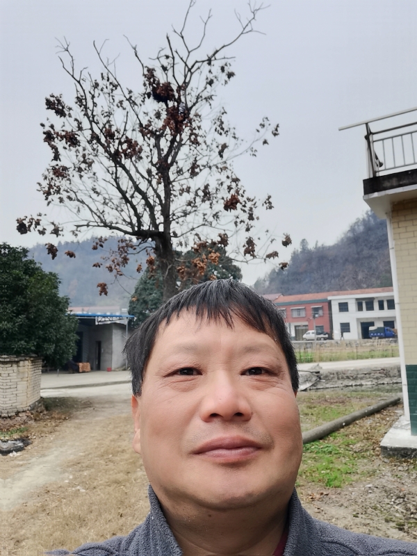 苏众青春冲浪的第二张照片--贵港相亲服务中心