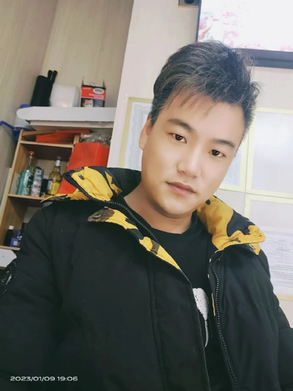 孤酒枕愁眼眠的第一张照片--贵港相亲服务中心