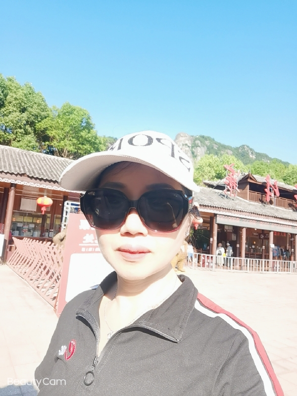 山百合的第一张照片--贵港相亲服务中心