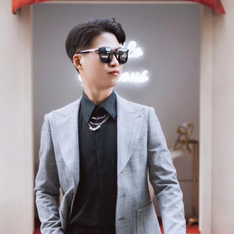 苟逸飞48的第一张照片--贵港相亲服务中心