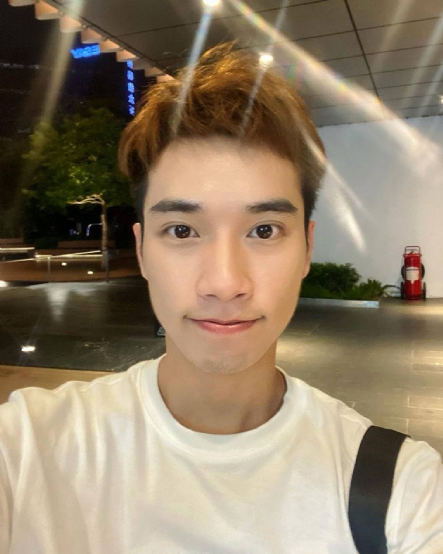 油菜花的第一张照片--贵港相亲服务中心