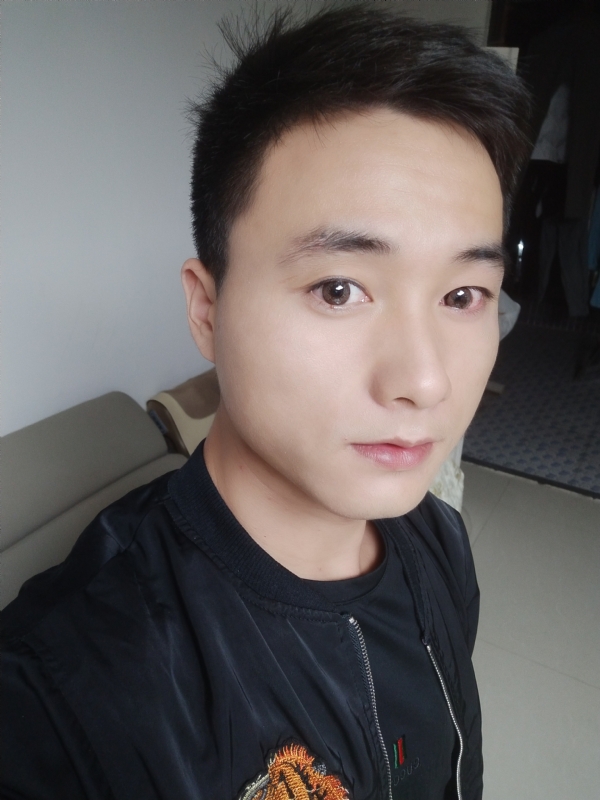 何凡的第三张照片--贵港相亲服务中心