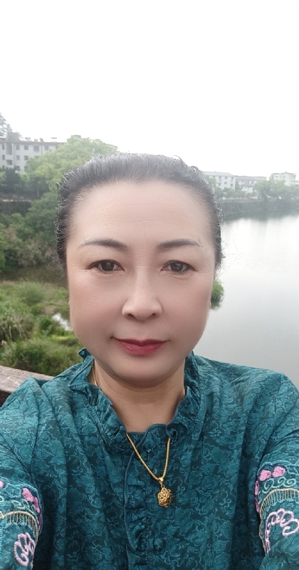 雨中情的第一张照片--贵港相亲服务中心