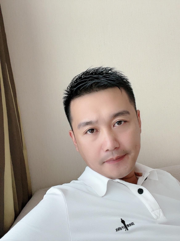 笑望人非的第一张照片--贵港相亲服务中心