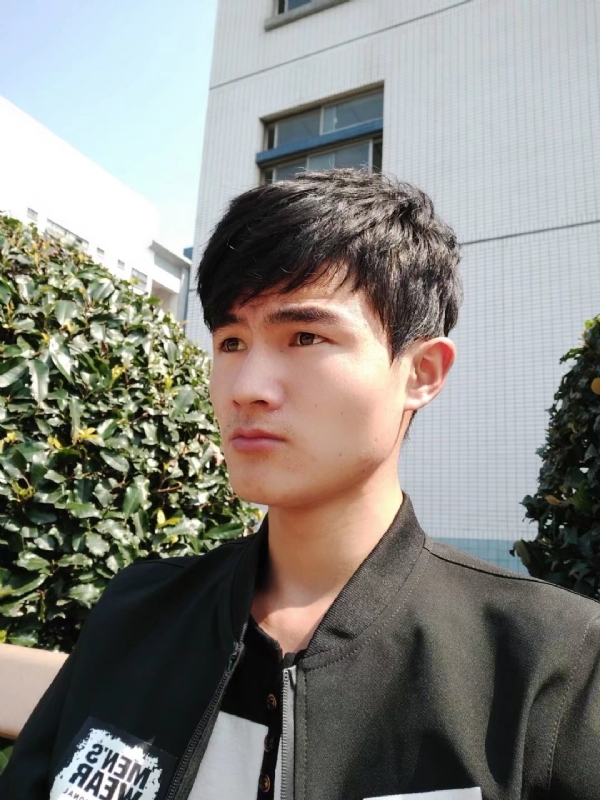 阳光男孩的第四张照片--贵港相亲服务中心