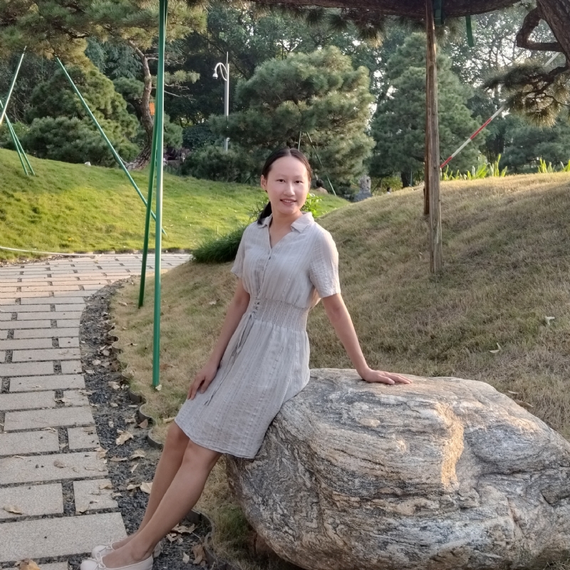 欣欣向荣的第一张照片--贵港相亲服务中心