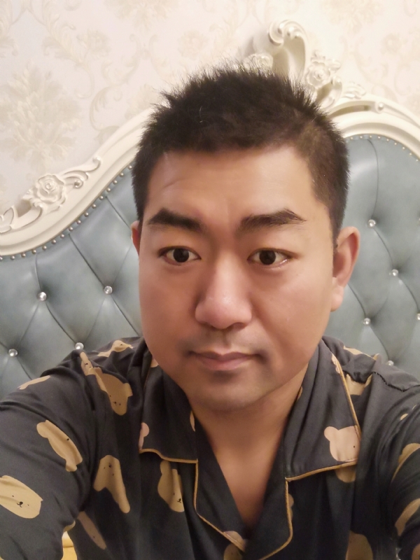 曾经的第一张照片--贵港相亲服务中心