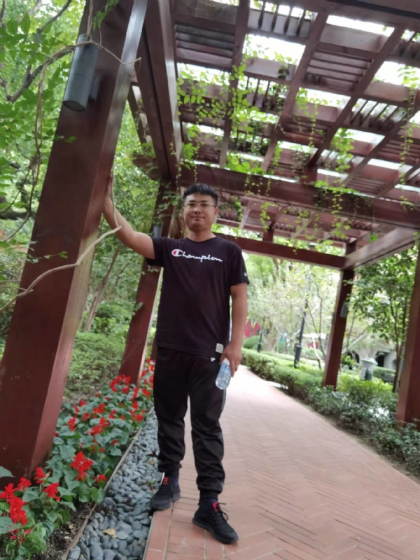 会飞的鱼的第一张照片--贵港相亲服务中心