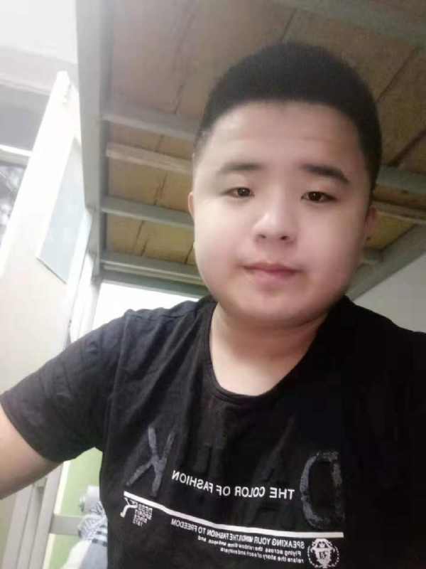 打小就爱淘气的第一张照片--贵港相亲服务中心