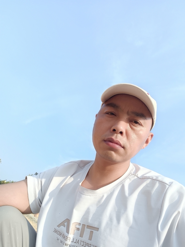 哥哥的第一张照片--贵港相亲服务中心