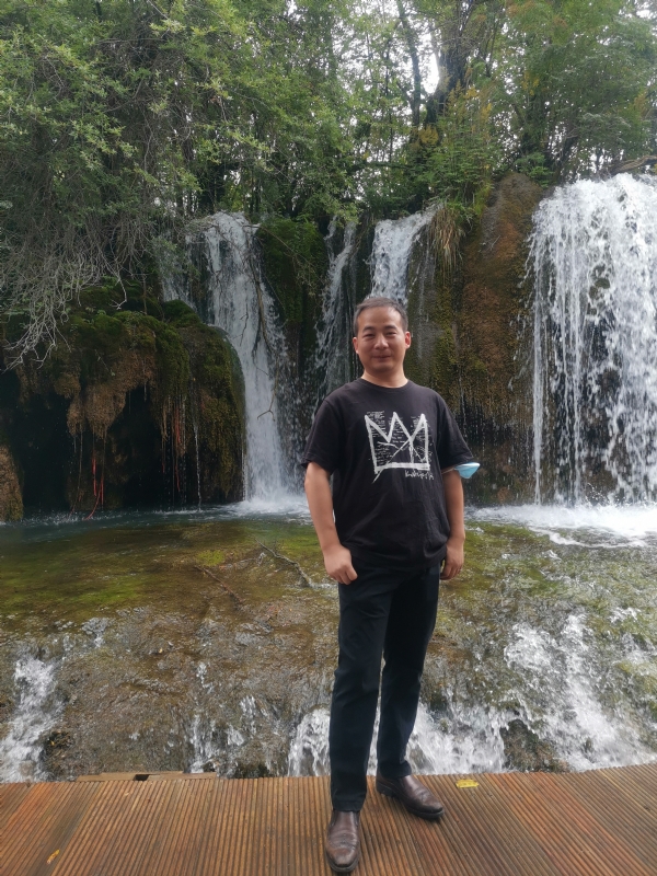 任君君的第一张照片--贵港相亲服务中心