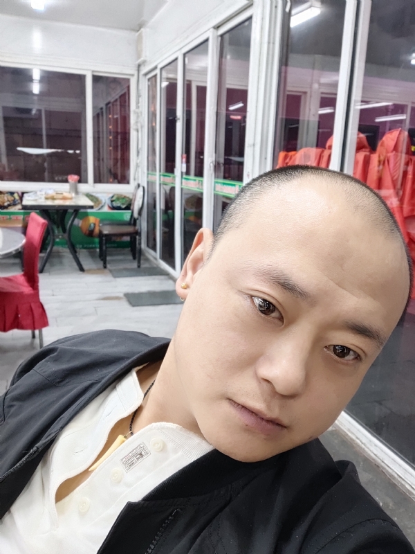 大连相亲的第一张照片--贵港相亲服务中心