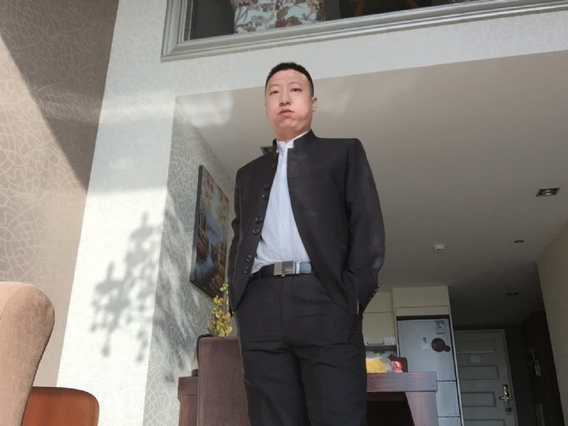 雅小炁的第一张照片--贵港相亲服务中心