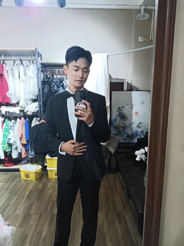 李梓宇的第一张照片--贵港相亲服务中心