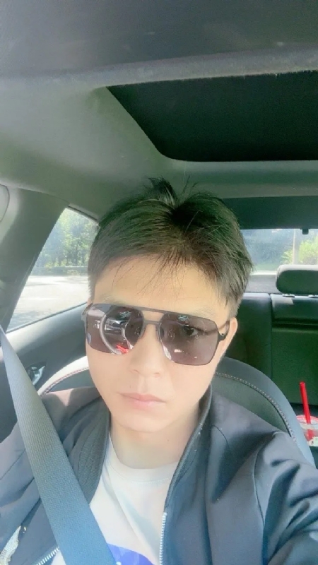 怀念的第一张照片--贵港相亲服务中心