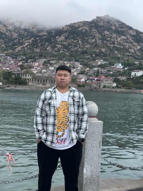 谨慎的第一张照片--贵港相亲服务中心