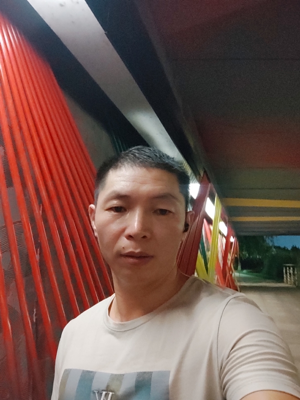 夜猫的第一张照片--贵港相亲服务中心