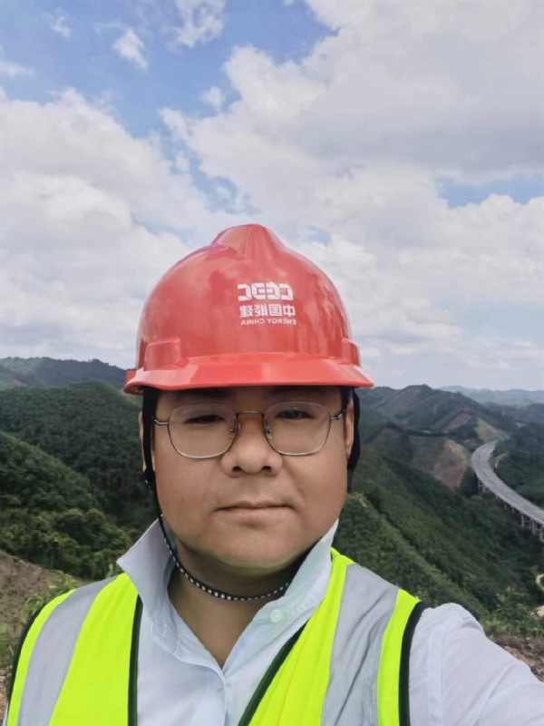 冰城小土匪的第一张照片--贵港相亲服务中心