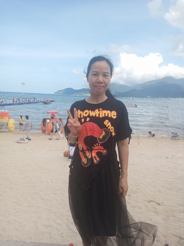 容容的第一张照片--贵港相亲服务中心