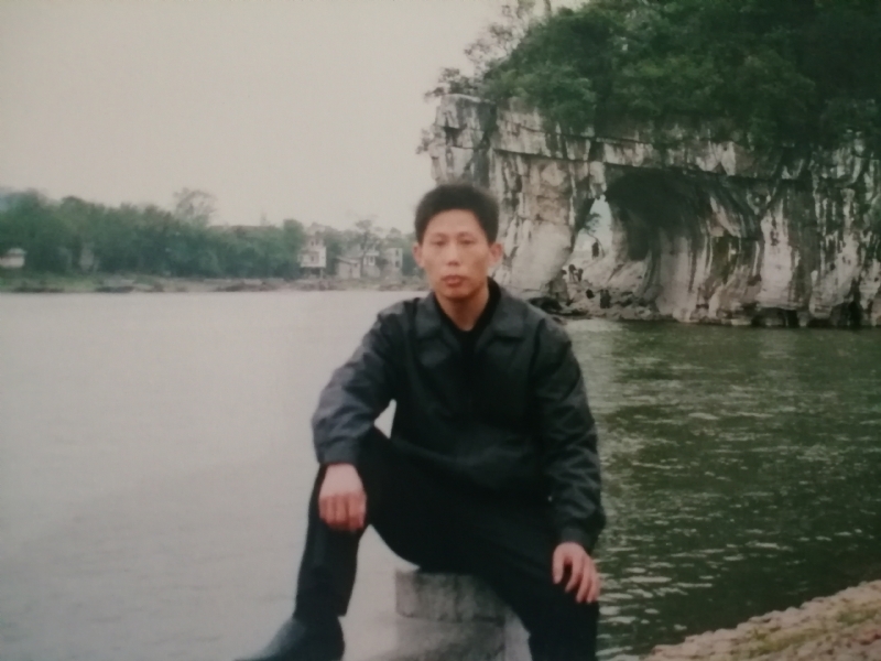 庸人自扰的第一张照片--贵港相亲服务中心