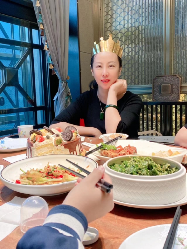 红红的第二张照片--贵港相亲服务中心