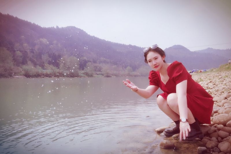 守候阳光的第一张照片--贵港相亲服务中心