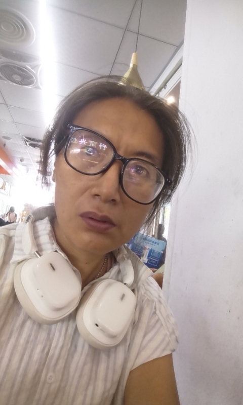 冬天的蔷薇的第三张照片--贵港相亲服务中心