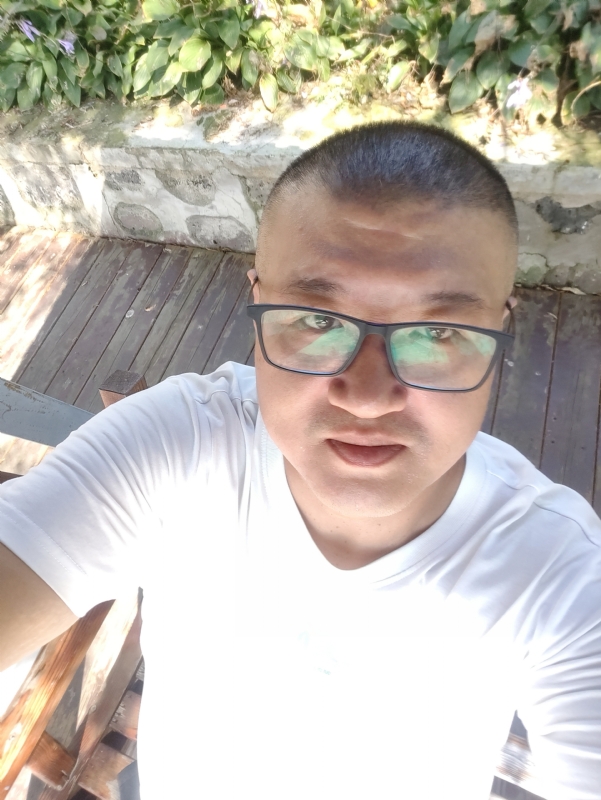 羊十八的第一张照片--贵港相亲服务中心