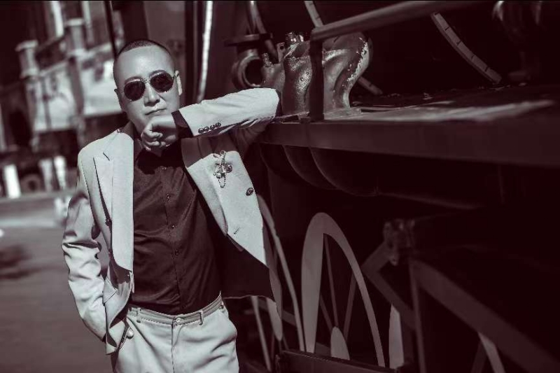 孤独燃烧的第一张照片--贵港相亲服务中心