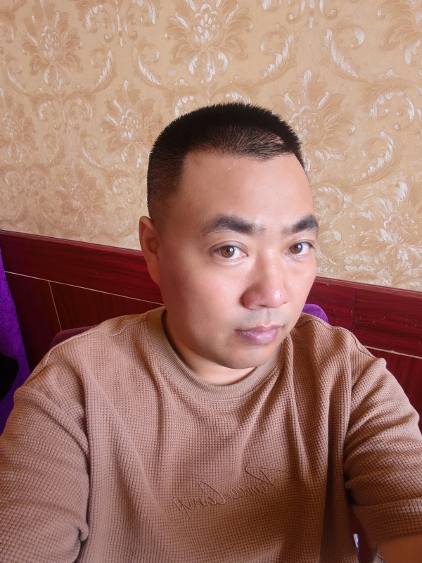 擦亮眼睛向前看的第一张照片--贵港相亲服务中心