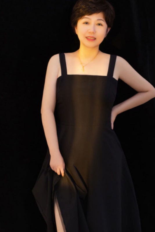 阿娜的第一张照片--贵港相亲服务中心