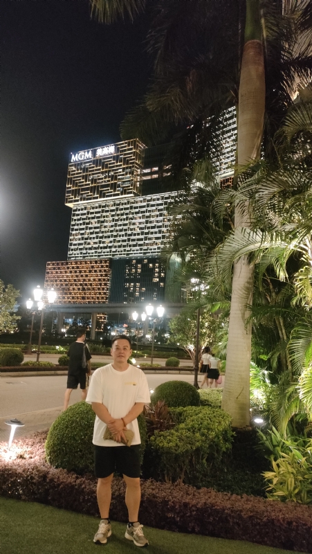 熟悉的身影的第一张照片--贵港相亲服务中心