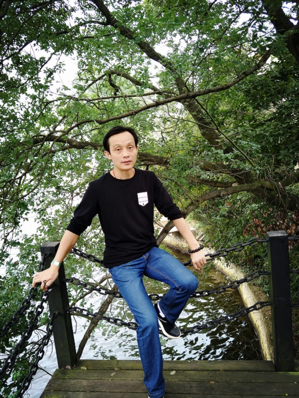 易进的第一张照片--贵港相亲服务中心