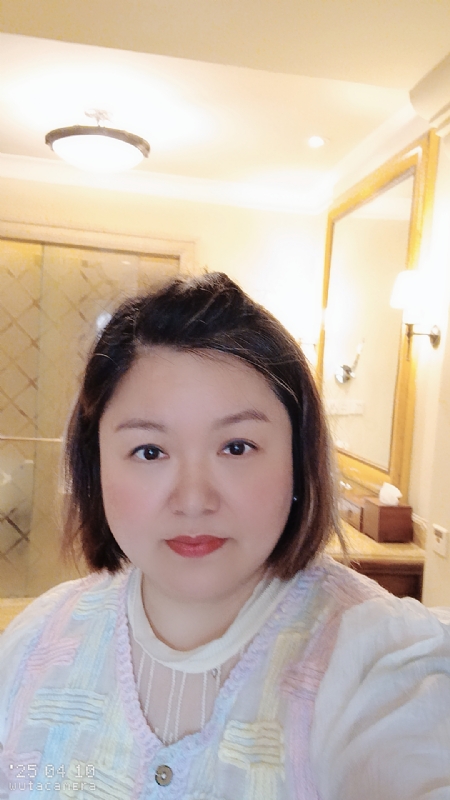 衎静玲瓏的第一张照片--贵港相亲服务中心