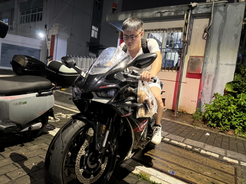 Uhiii的第一张照片--贵港相亲服务中心