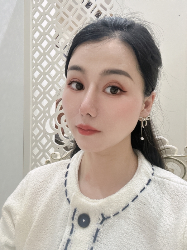 金莉的第一张照片--贵港相亲服务中心