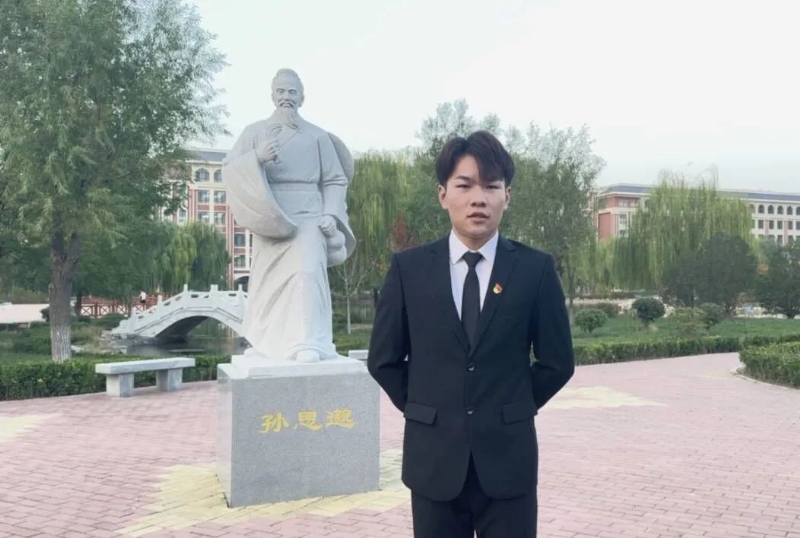 尚明月的第一张照片--贵港相亲服务中心