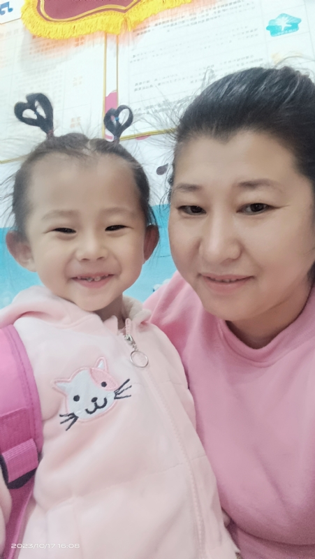 离异带俩娃的第一张照片--贵港相亲服务中心