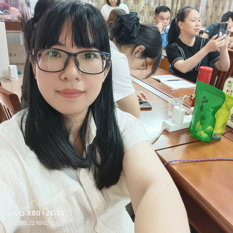 雯城慧敏的第一张照片--贵港相亲服务中心