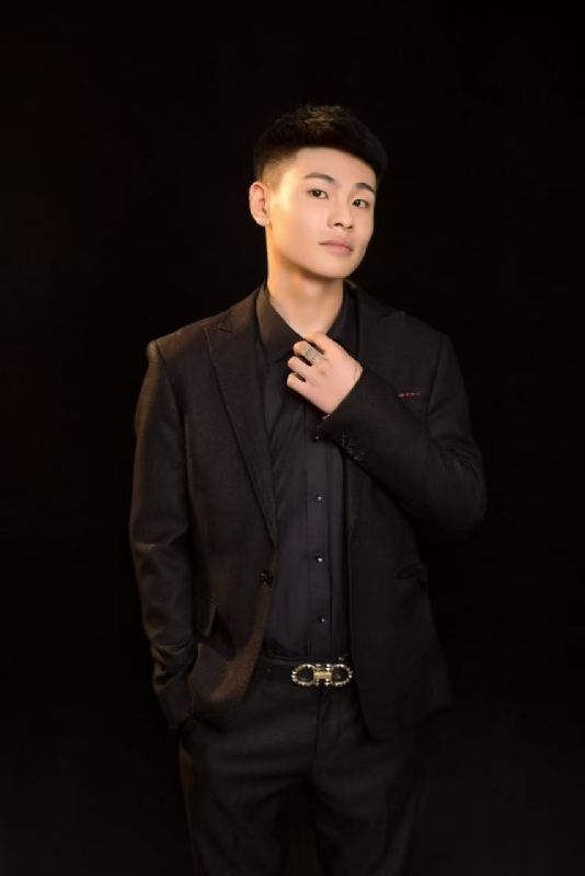 刘小船的第一张照片--贵港相亲服务中心