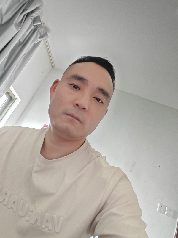 小锋的第一张照片--贵港相亲服务中心