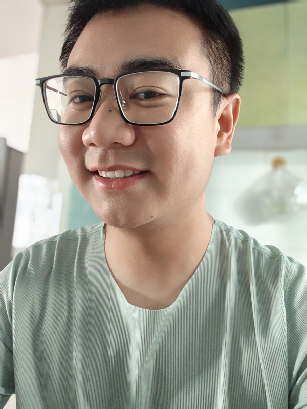 田田向上的第一张照片--贵港相亲服务中心