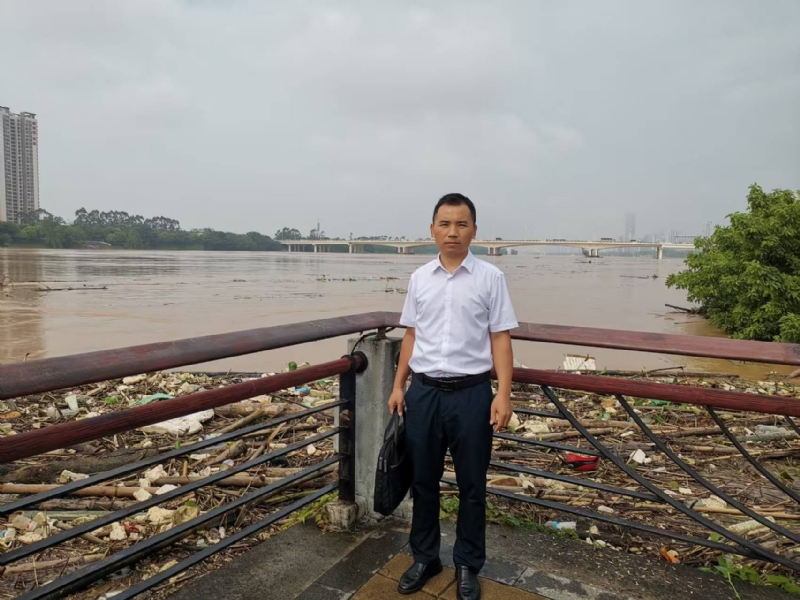 石泽根的第一张照片--贵港相亲服务中心